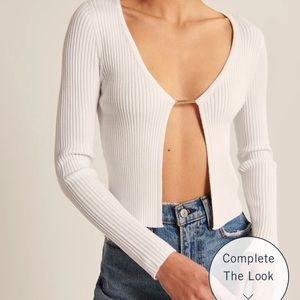 Slim bar closure cardigan